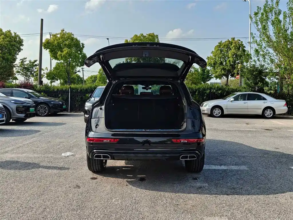 Audi Q5L 2025 40 TFSI Luxury Dynamic фото 8