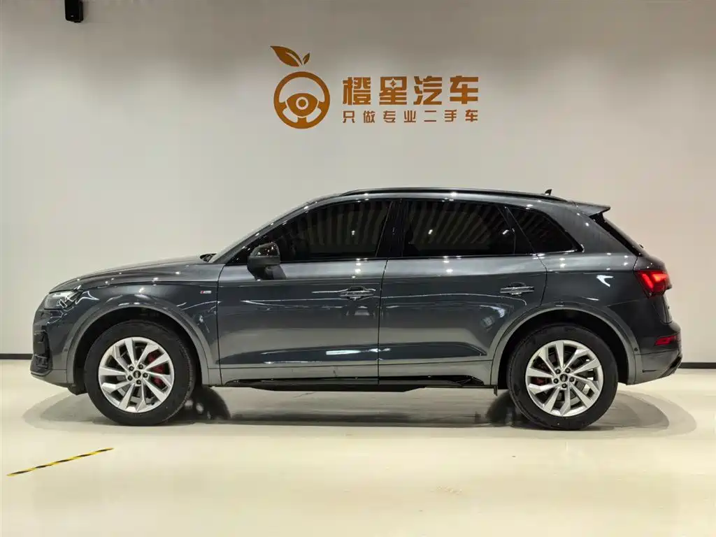 Audi Q5L 2022 40T Luxury Dynamic фото 3