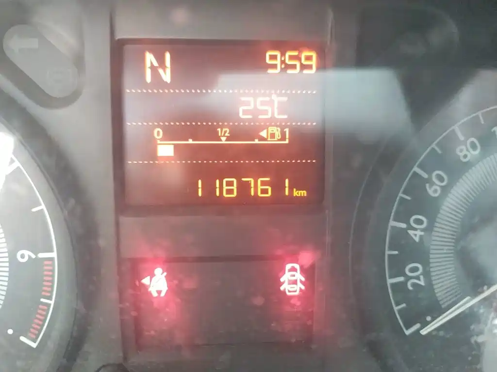Peugeot 301 2017 2016 1.6L Auto Comfort Edition