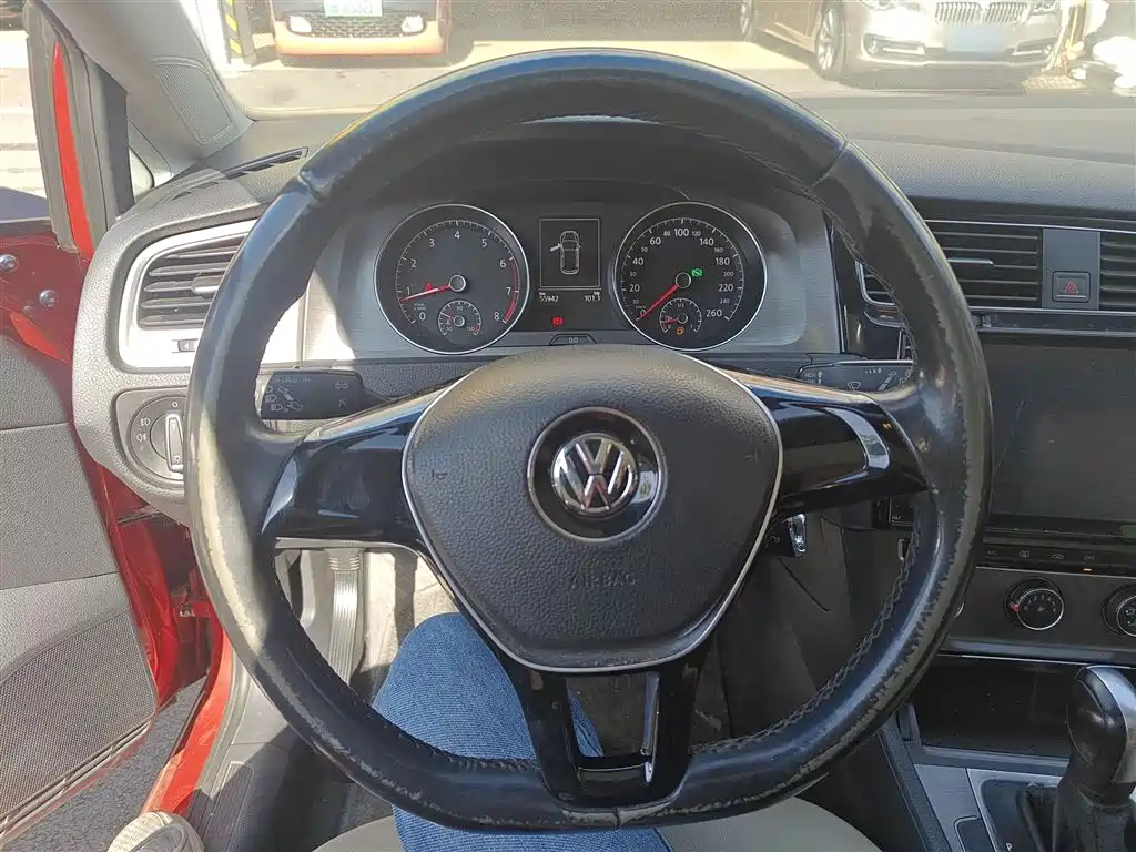 Volkswagen Golf 2016 1.6L Automatic Comfort фото 8