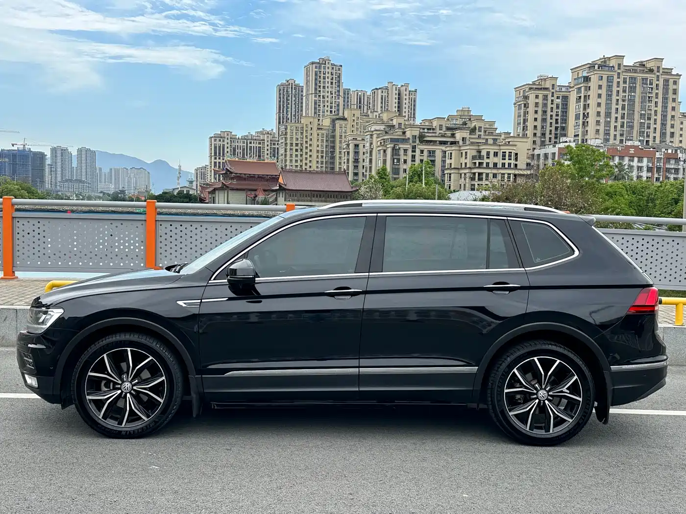 Volkswagen Tiguan L 2020 330TSI Auto 2WD Smart Luxury China VI фото 16