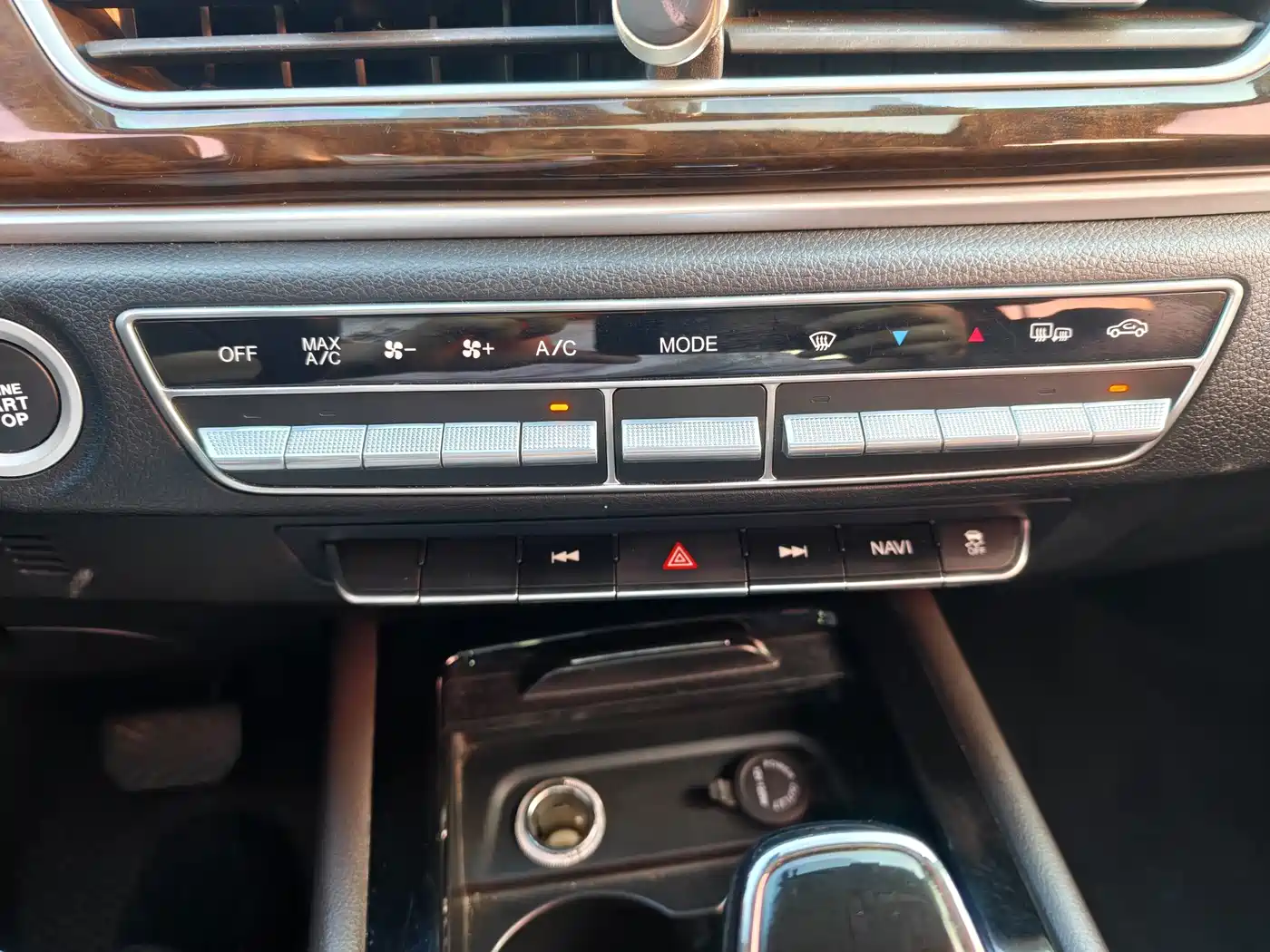 Dongfeng Fengguang Fengguang 580 2019 2020 1.5T CVT Luxury