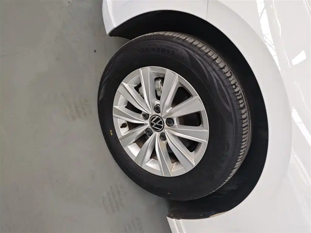 Volkswagen Lavida 2024 Model 1.5L Automatic Delight Edition фото 23