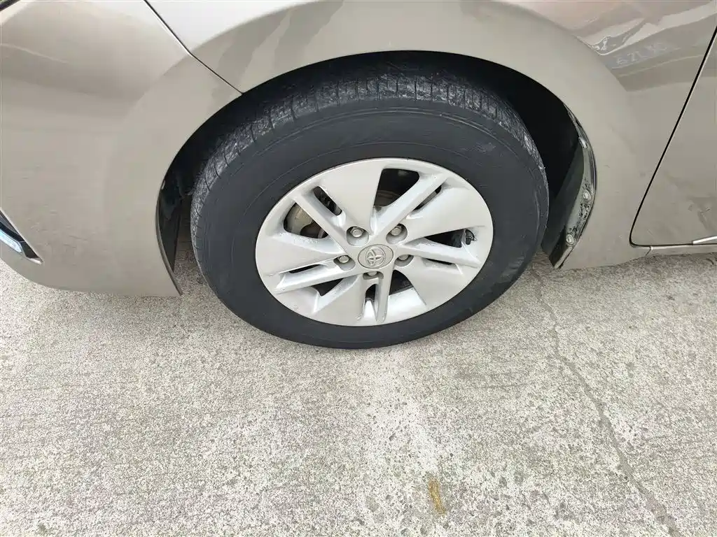 Toyota Corolla 2017 1.6L CVT GL фото 23