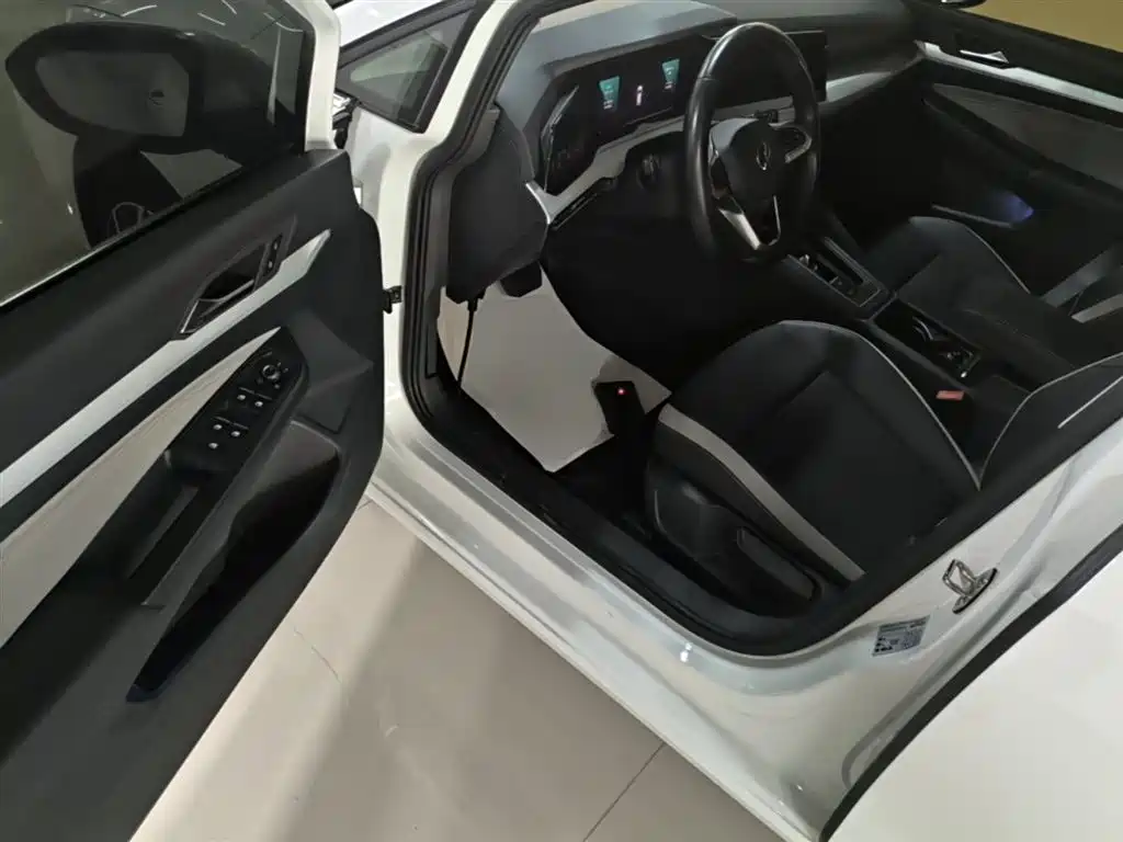 Volkswagen Golf 2021 280TSI DSG Pro фото 16