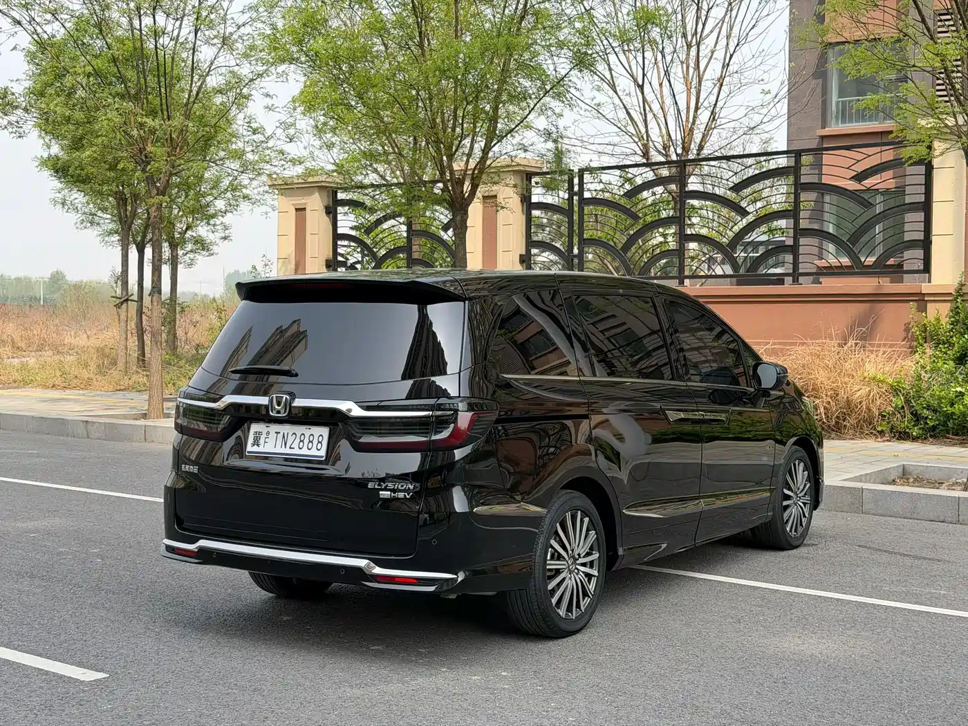 Фото 4 - Honda Elysion