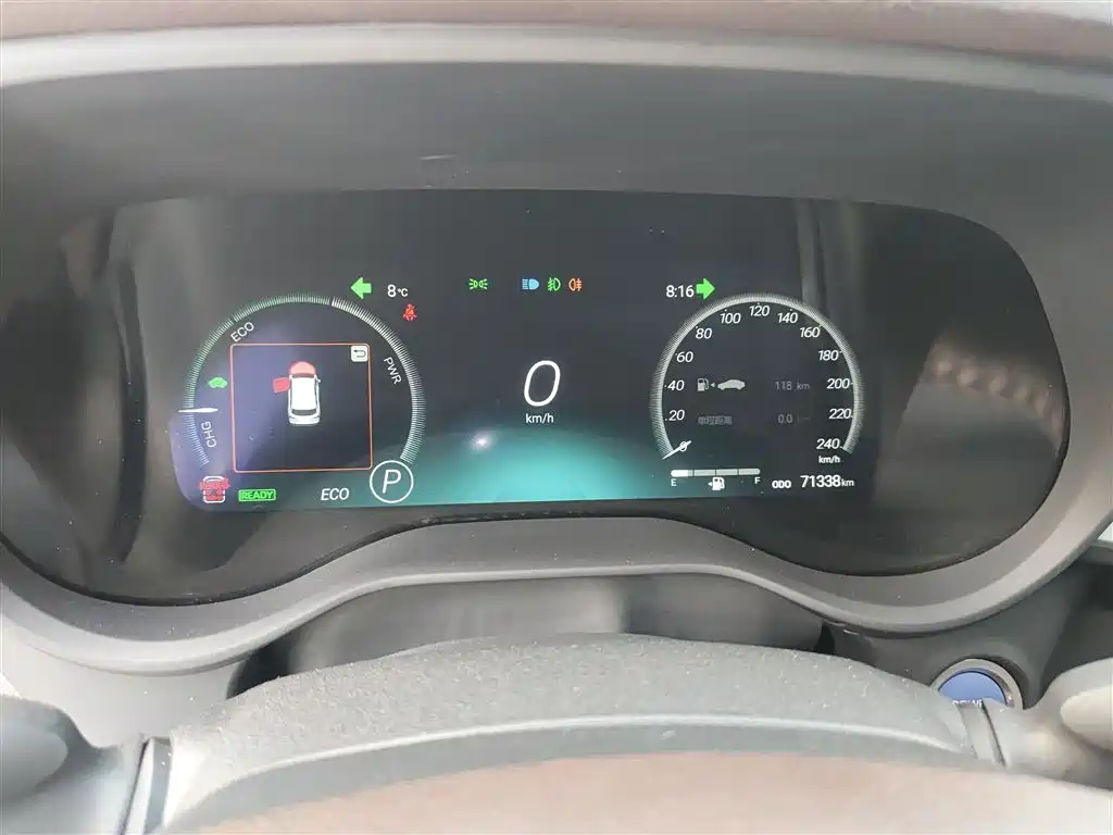 Toyota Sienna 2023 2.5L Hybrid Platinum Edition фото 8