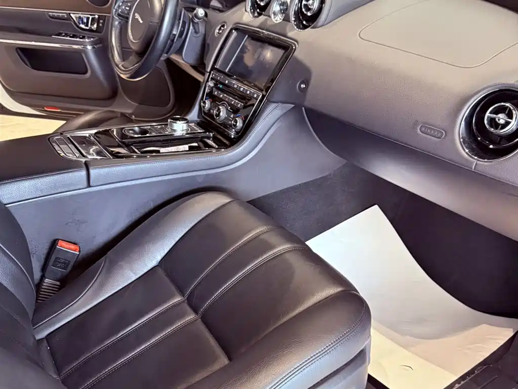 Jaguar XJ 2017 2016 XJL 2.0T 2WD Elegance Business Edition