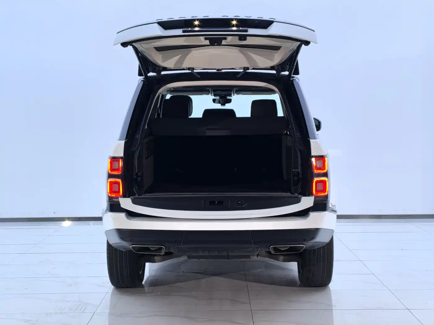 Land Rover Range Rover 2020 3.0 L6 Heritage Edition фото 21