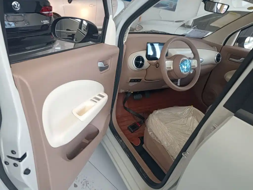 Wuling Motors Hongguang MINIEV 2026 2025 4-Door Advanced