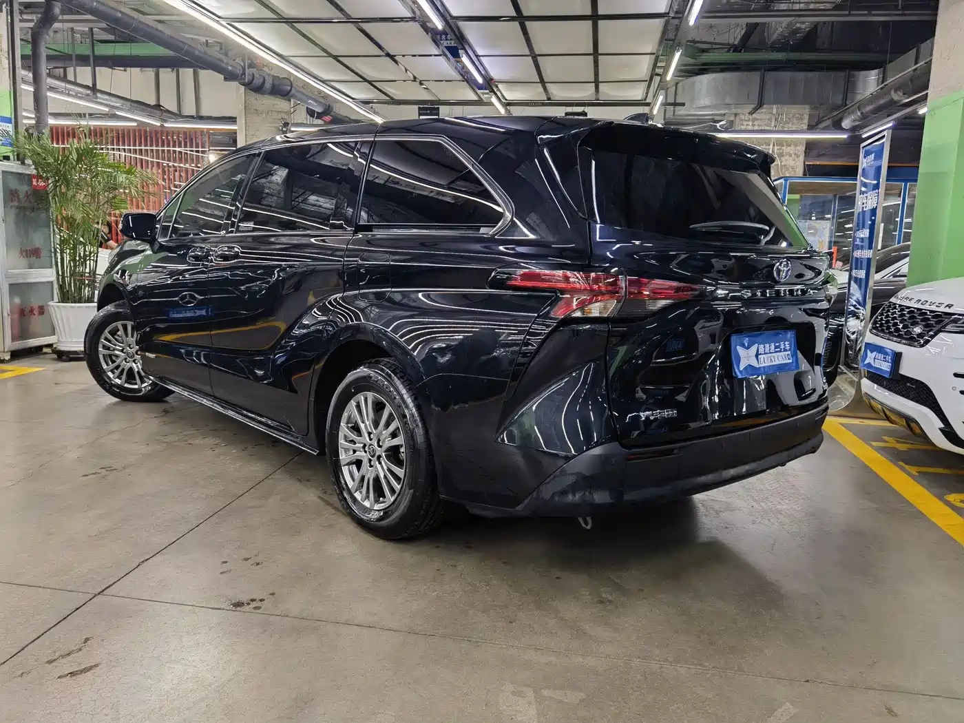 Toyota Sienna 2021 2.5L Hybrid Comfort Edition фото 4