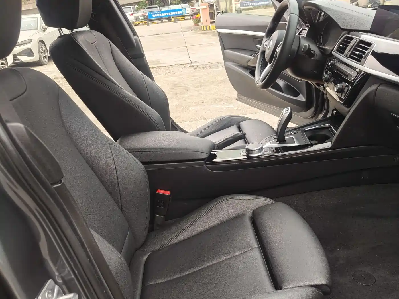 BMW 3 Series GT 2020 320i M Sport Package фото 12