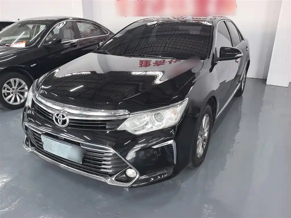Toyota Camry 2016 2.0G 10th Anniversary Luxury Edition фото 6