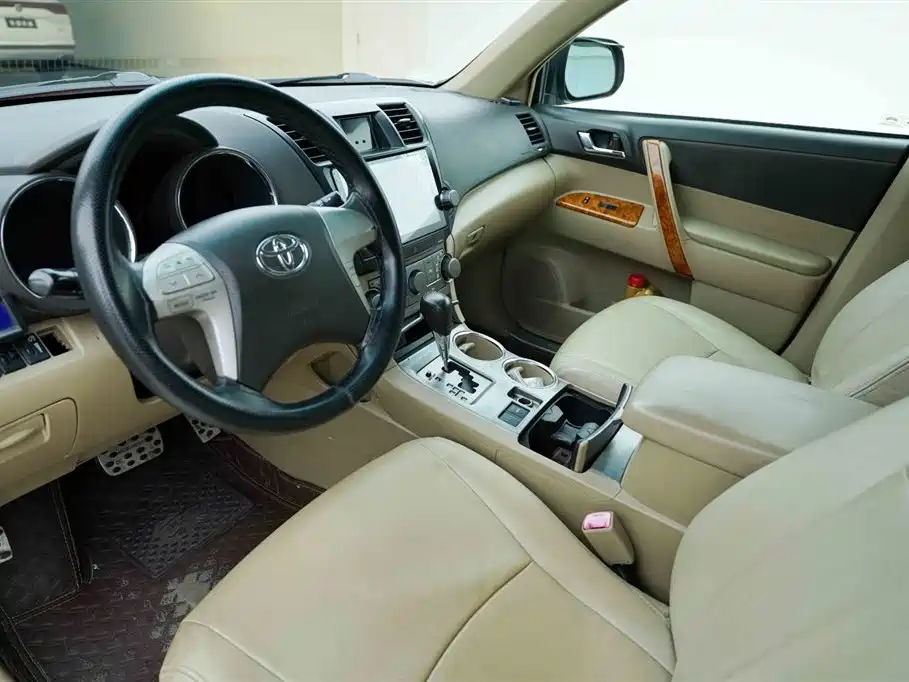 Toyota Highlander 2009 2.7L 2WD 7-seater Elite Edition фото 2