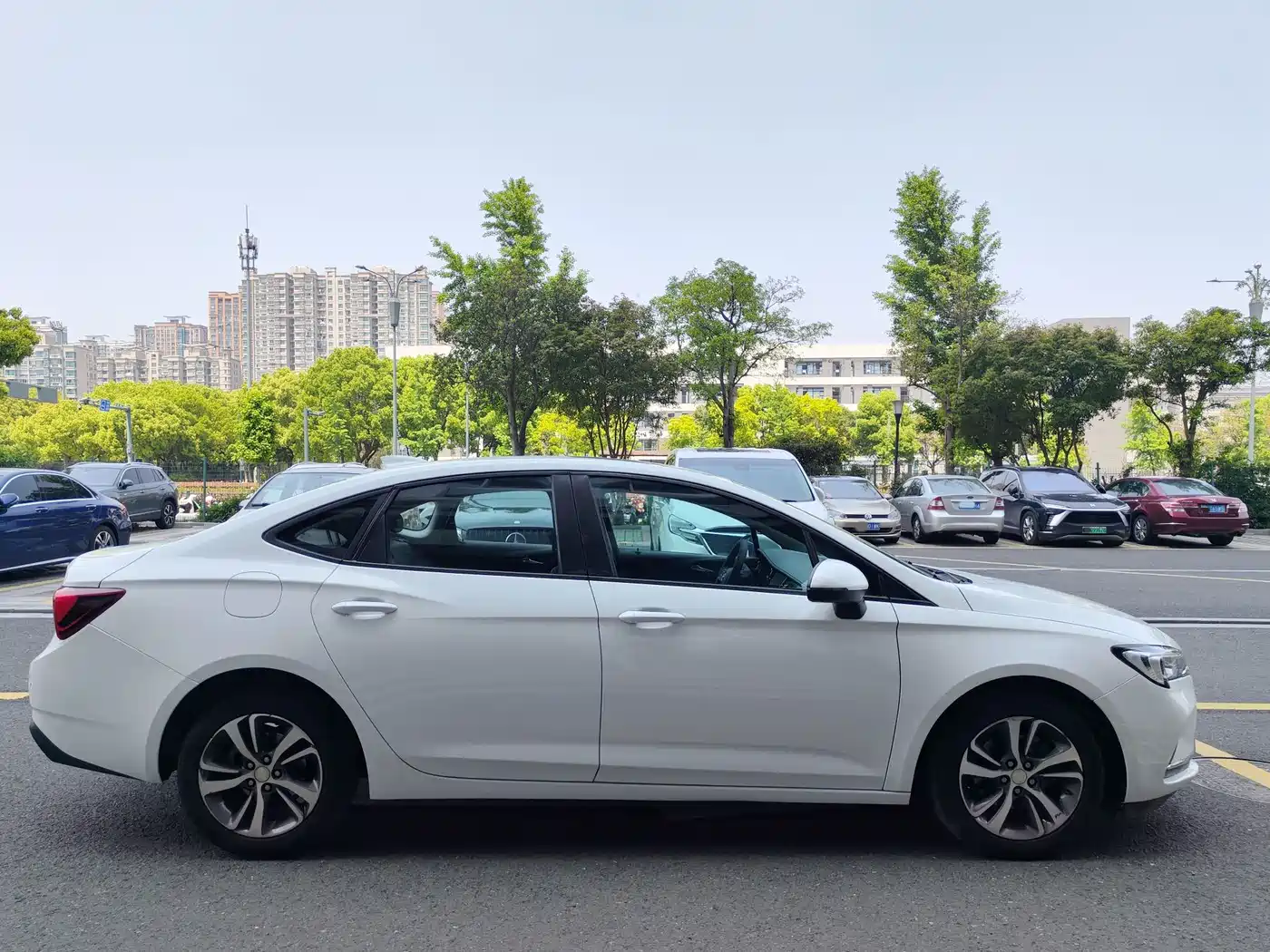 Buick Verano 2020 20T CVT Leading фото 4