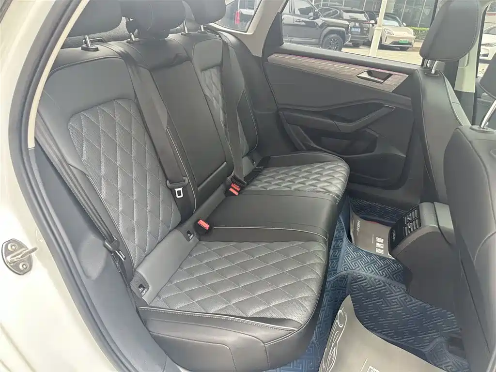 Volkswagen Sagitar 2023 300TSI DSG Surpassing Edition фото 7