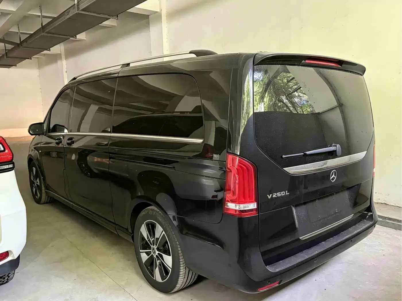 Mercedes-Benz V-Class 2022 V 260 L Long Wheelbase Prestige Edition фото 4