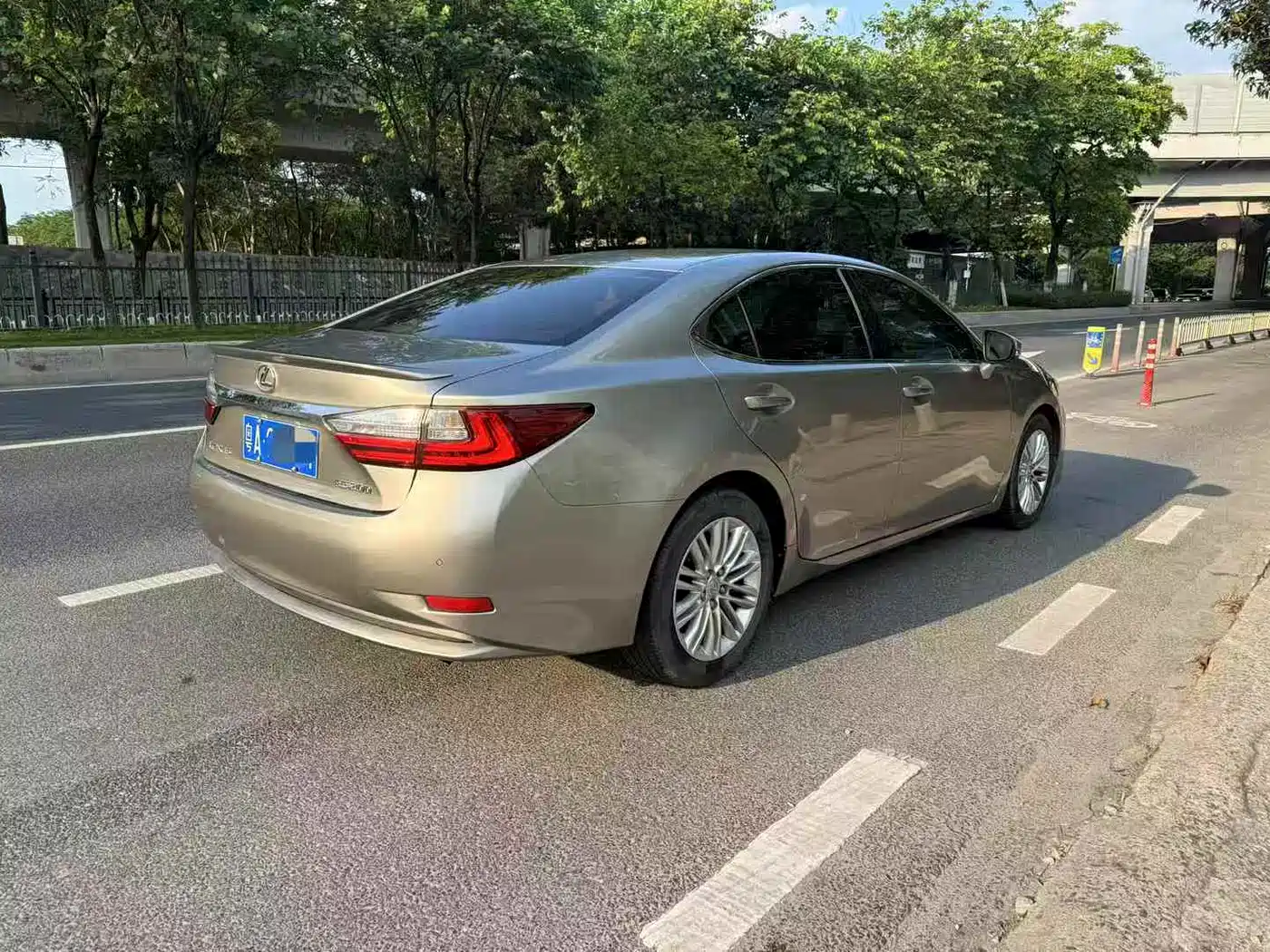 Lexus ES 2015 200 Elite Edition фото 6