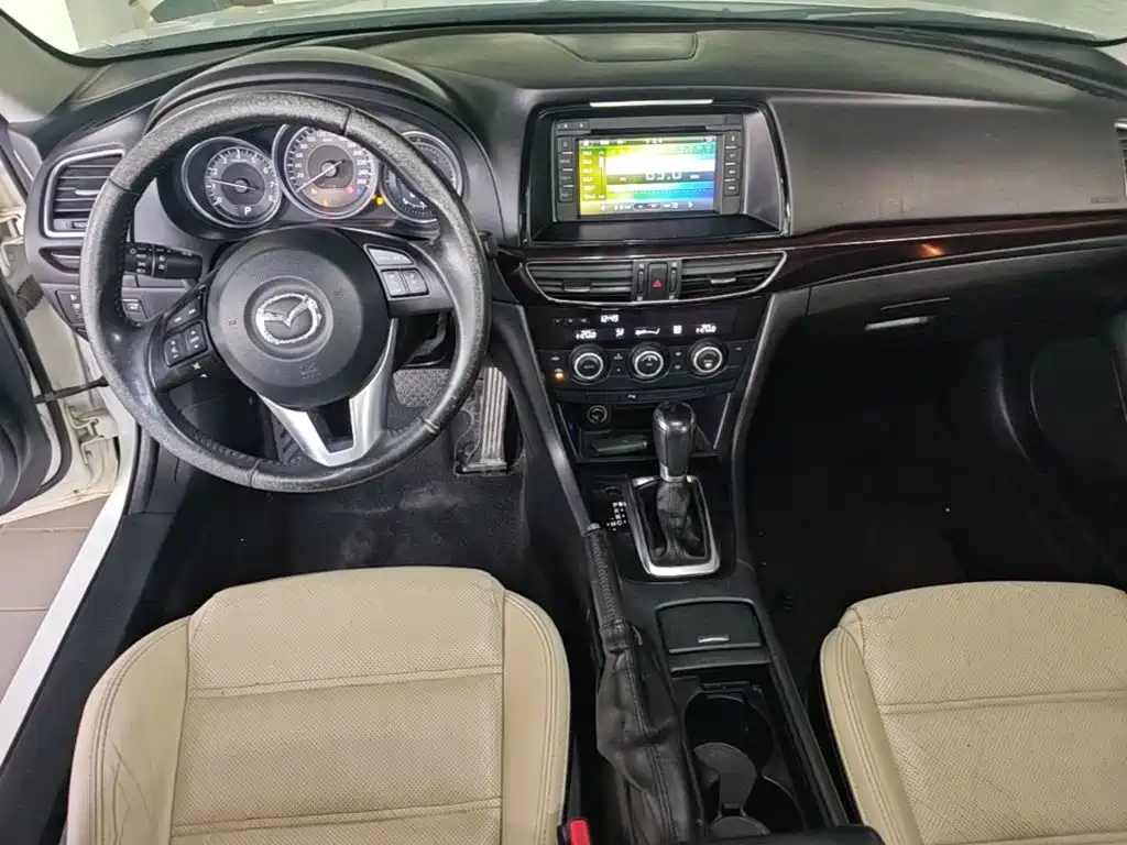 Photo 10 - Mazda Atenza
