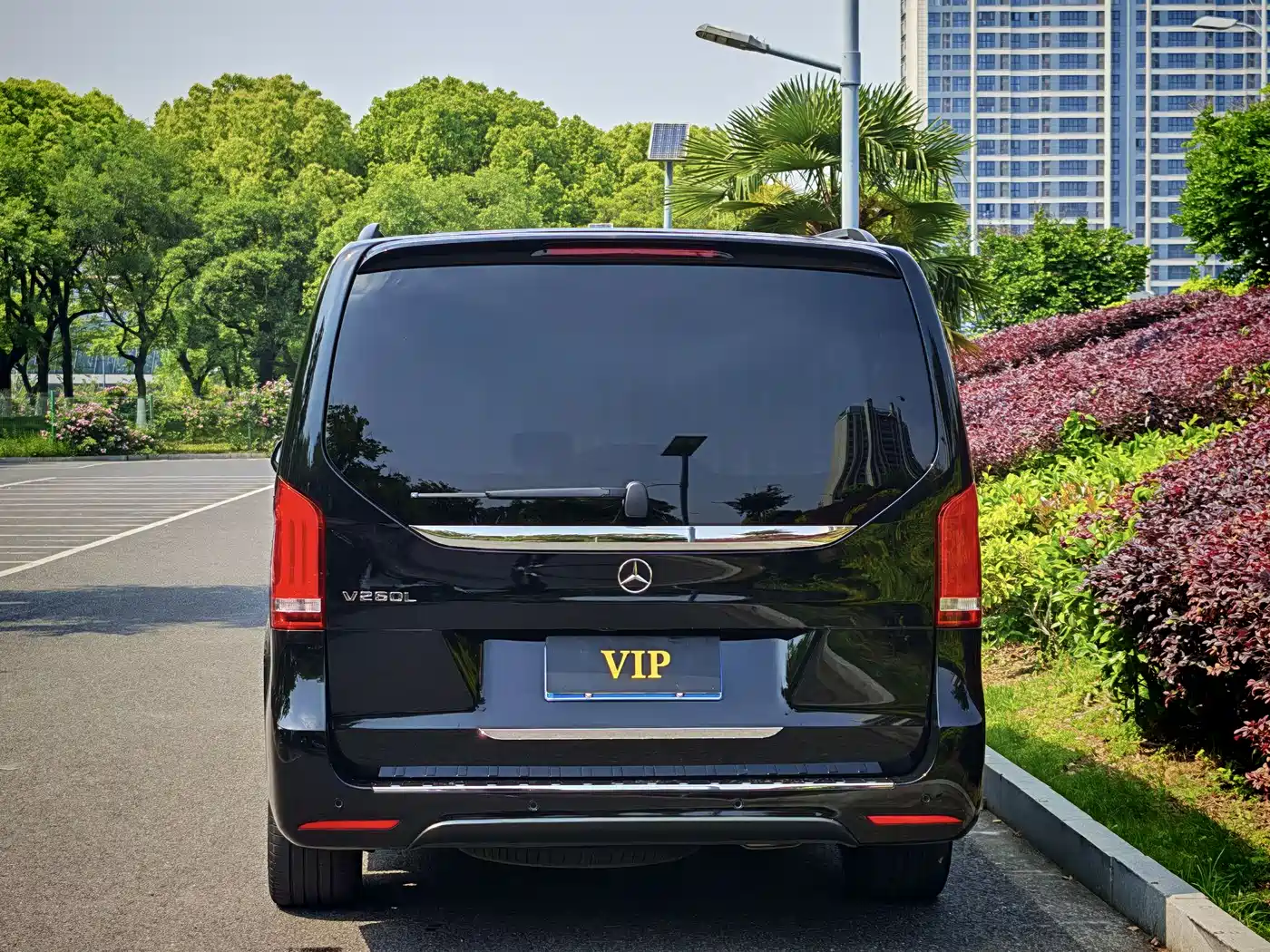 Mercedes-Benz V-Class 2022 V 260 L Long Wheelbase Luxury Edition фото 13