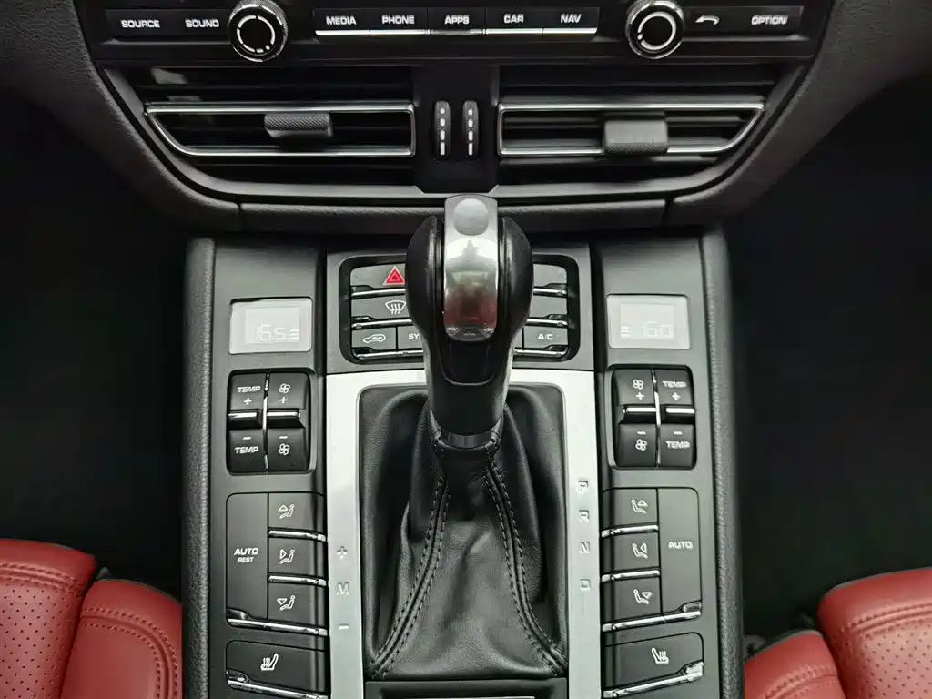Porsche Macan 2021 Macan 2.0T фото 13