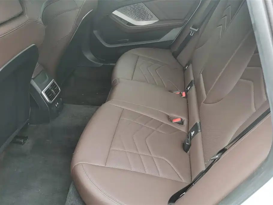 BMW 2 Series 2025 225L M Sport Package фото 11