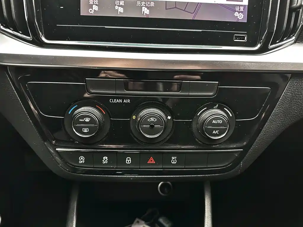 Škoda Kamiq 2021 1.5L Auto Comfort Edition фото 20