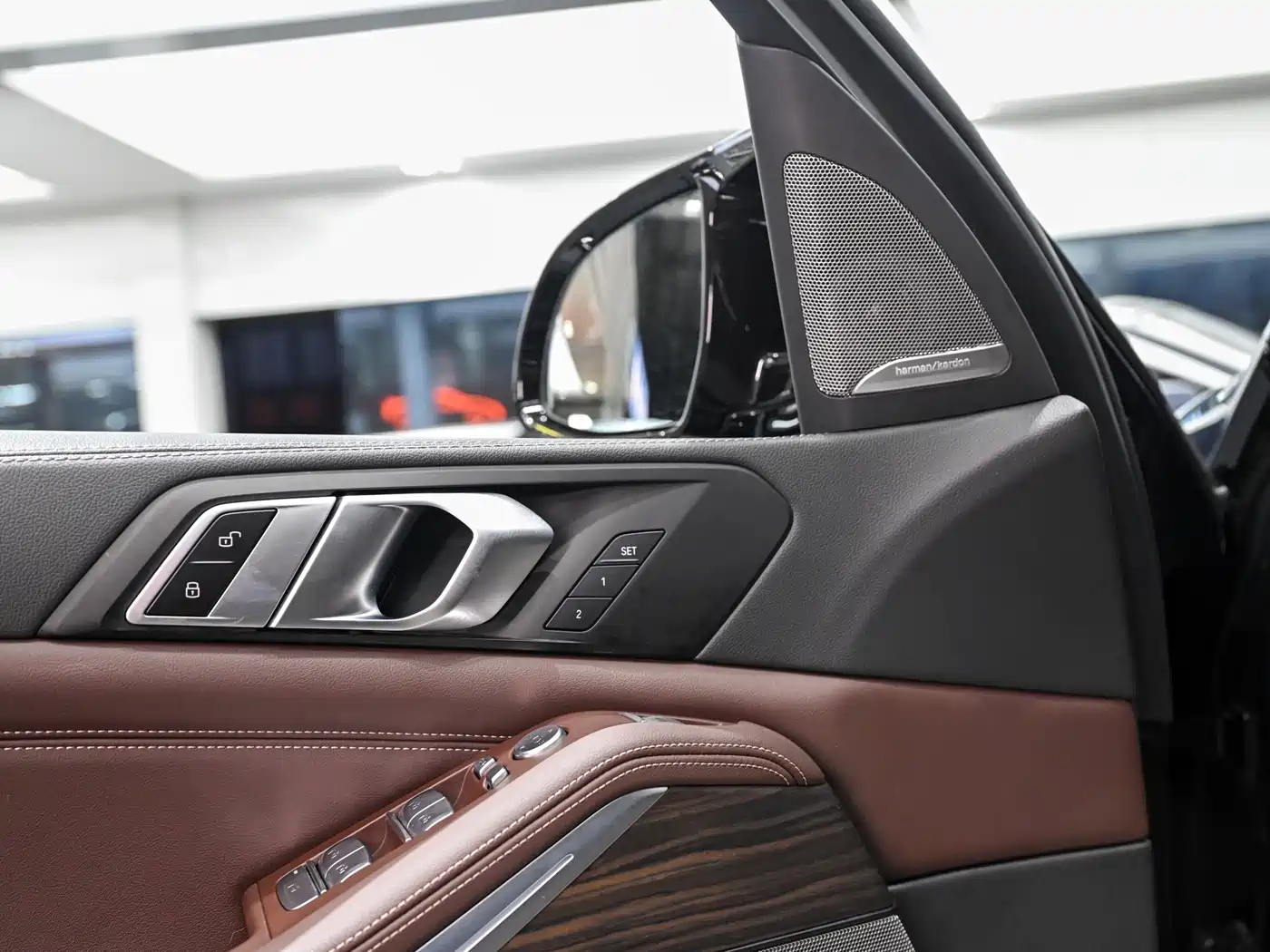 BMW X5 2022 Model xDrive 40Li M Sport Package фото 11