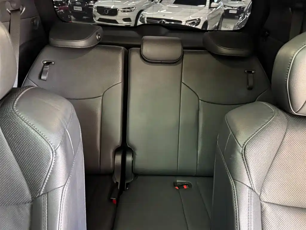 Toyota Sienna 2021 2.5L Hybrid Ultimate Edition фото 20