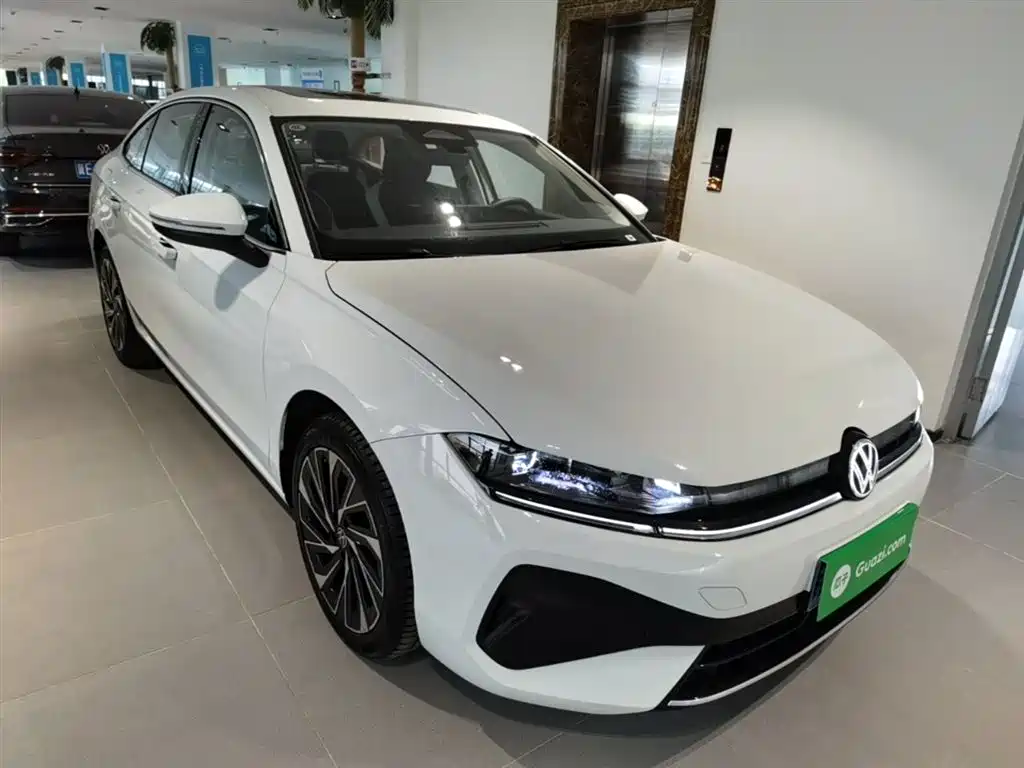 Volkswagen Sagitar 2025 300TSI DSG High-end Model фото 4