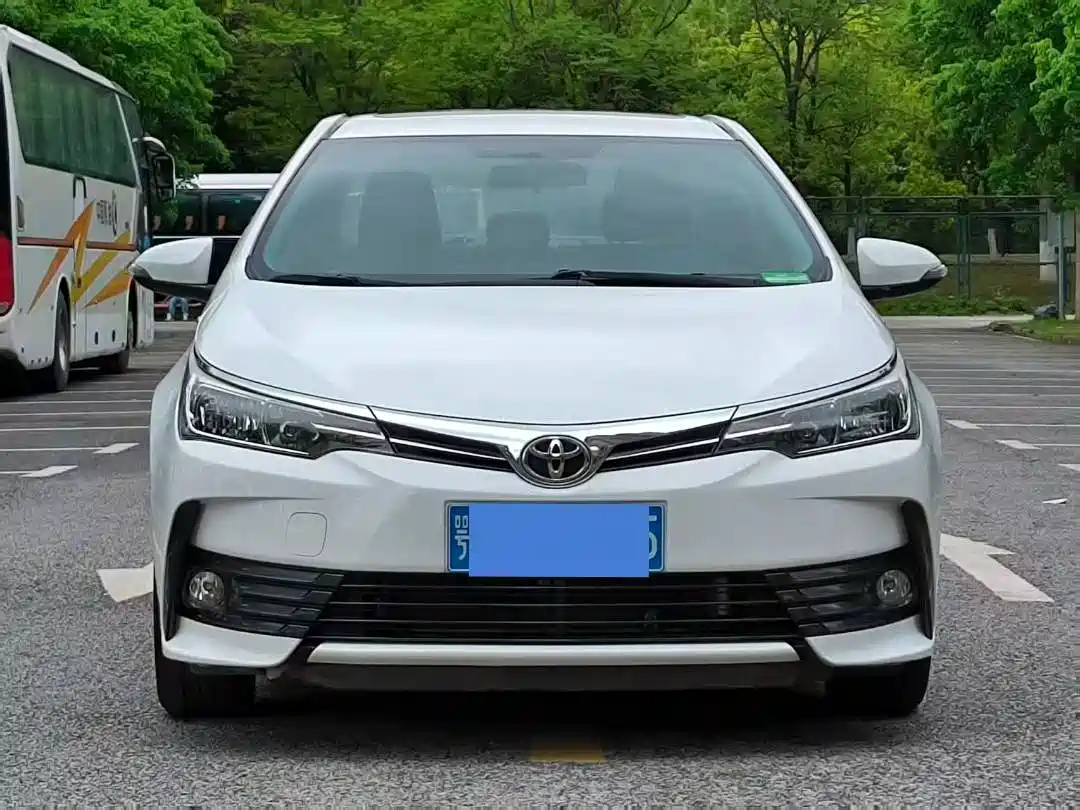 Toyota Corolla 2017 Facelift 1.2T S-CVT GL фото 2