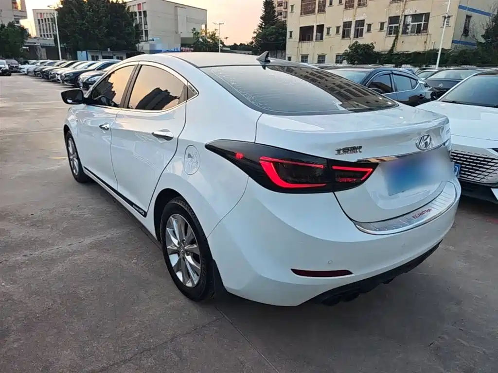 Hyundai Langdong 2016 1.6L Automatic Smart Edition фото 5