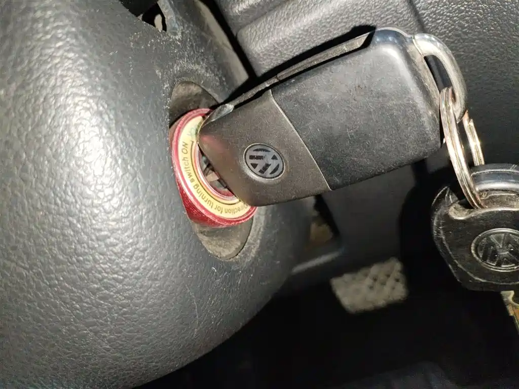 Volkswagen Polo 2014 1.6L Automatic Luxury Edition фото 11