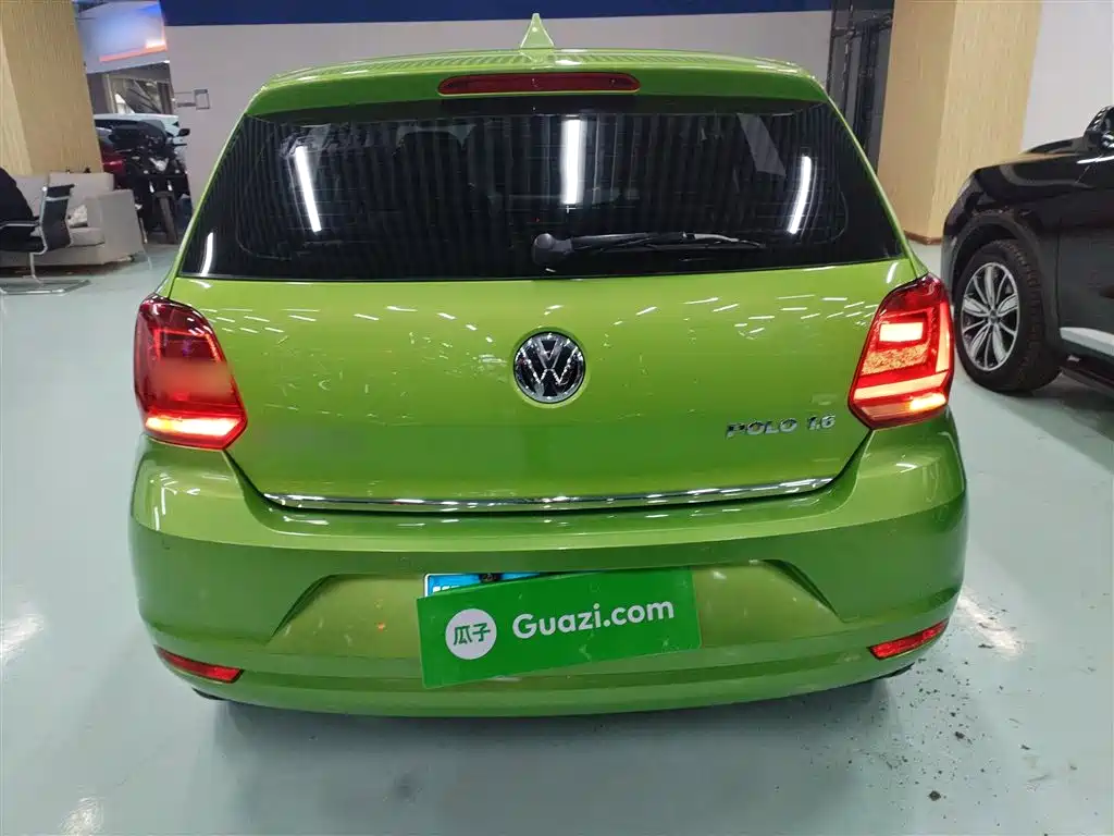 Volkswagen Polo 2014 1.6L Automatic Luxury Edition фото 22