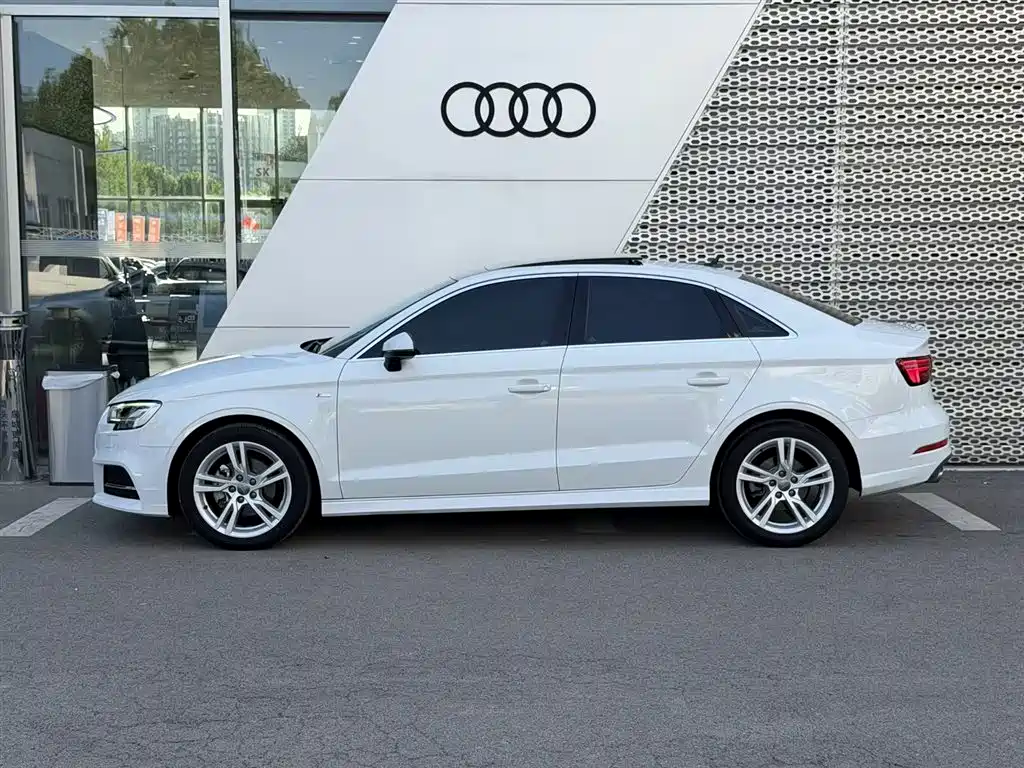 Audi A3 2019 Limousine 35 TFSI Fashion China VI фото 3