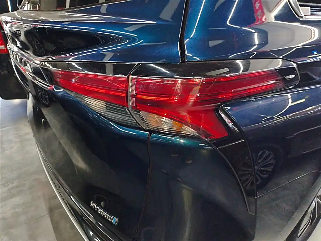 Toyota Granvia 2023 2.5L Hybrid Prestige Welfare PLUS Edition фото 24