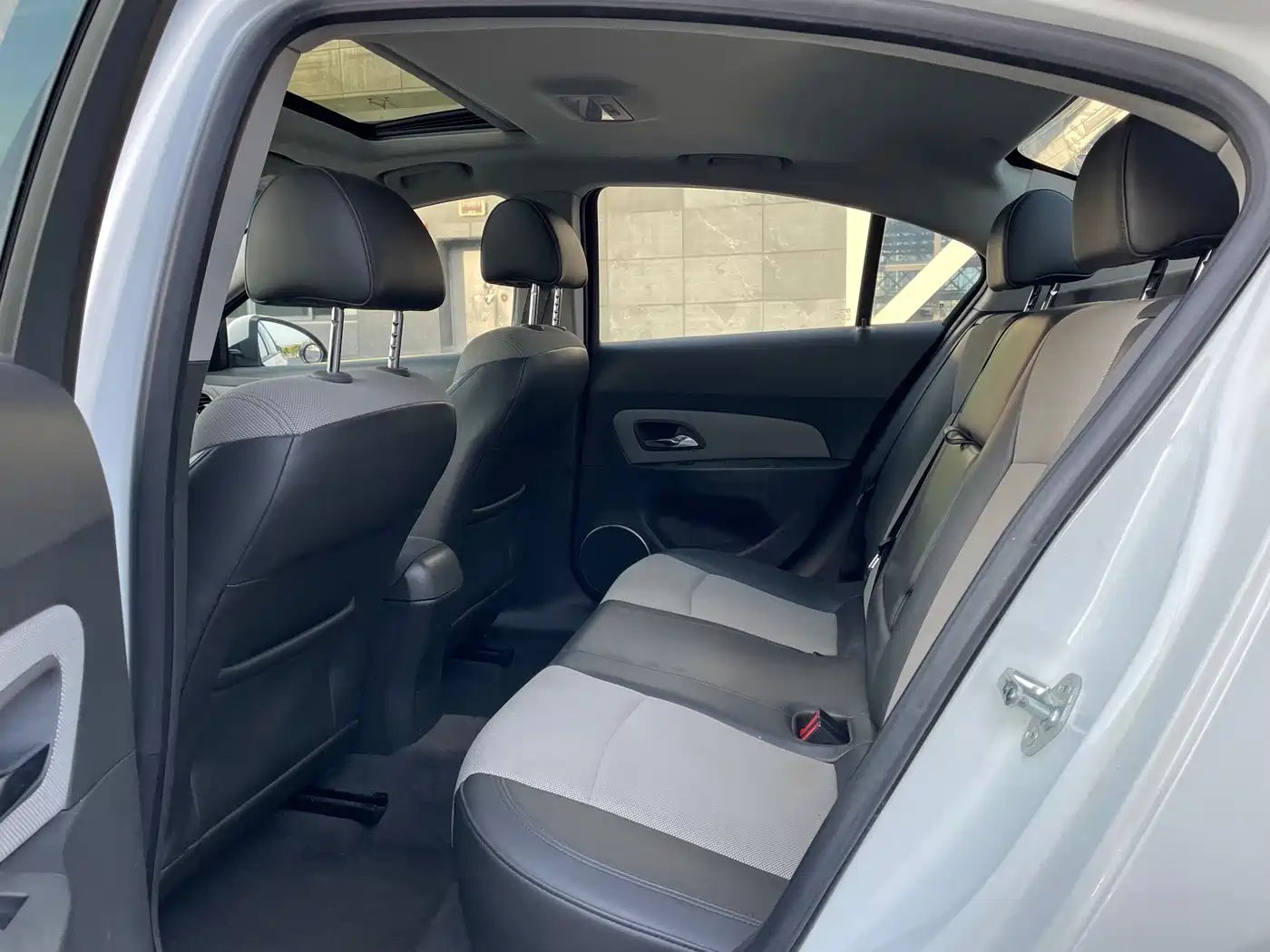 Chevrolet Cruze 2013 Model 1.8L SE AT фото 7