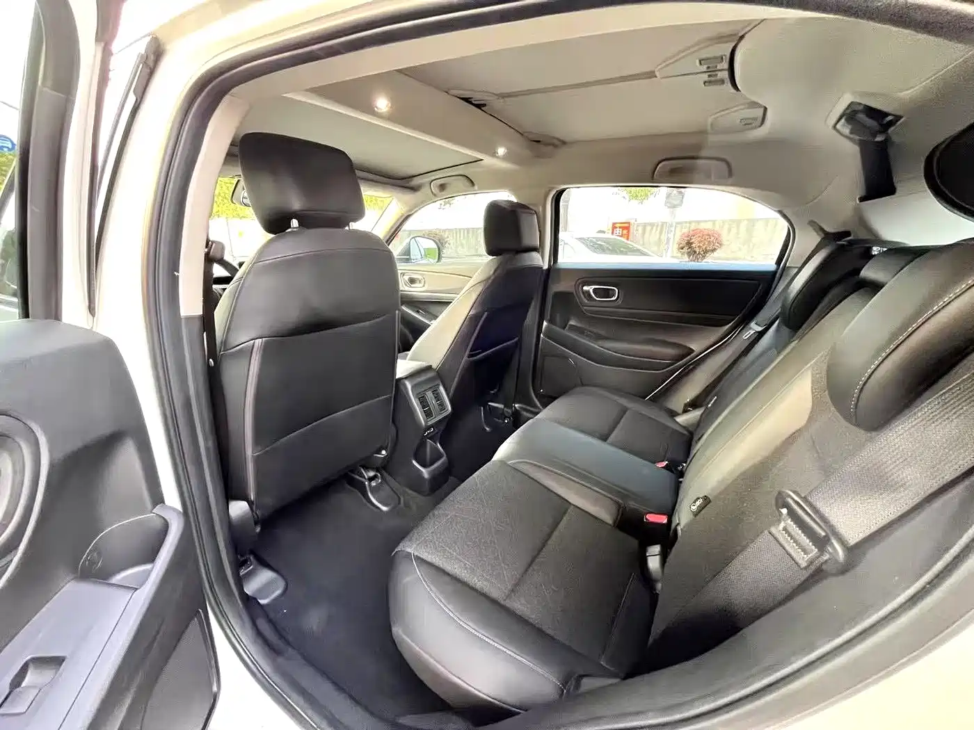 Photo 4 - Honda Vezel