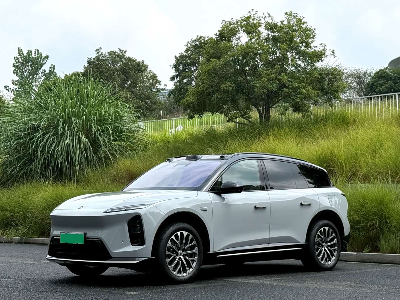NIO ES6