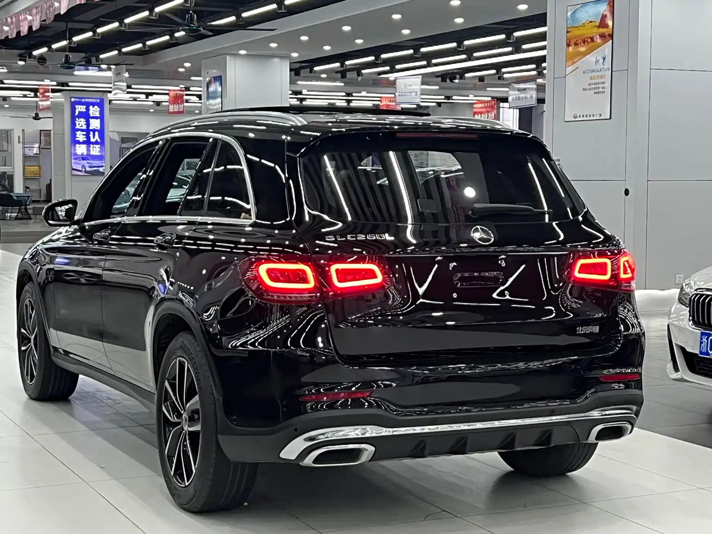 Mercedes-Benz GLC 2022 Facelift II GLC 260 L 4MATIC Luxury фото 4