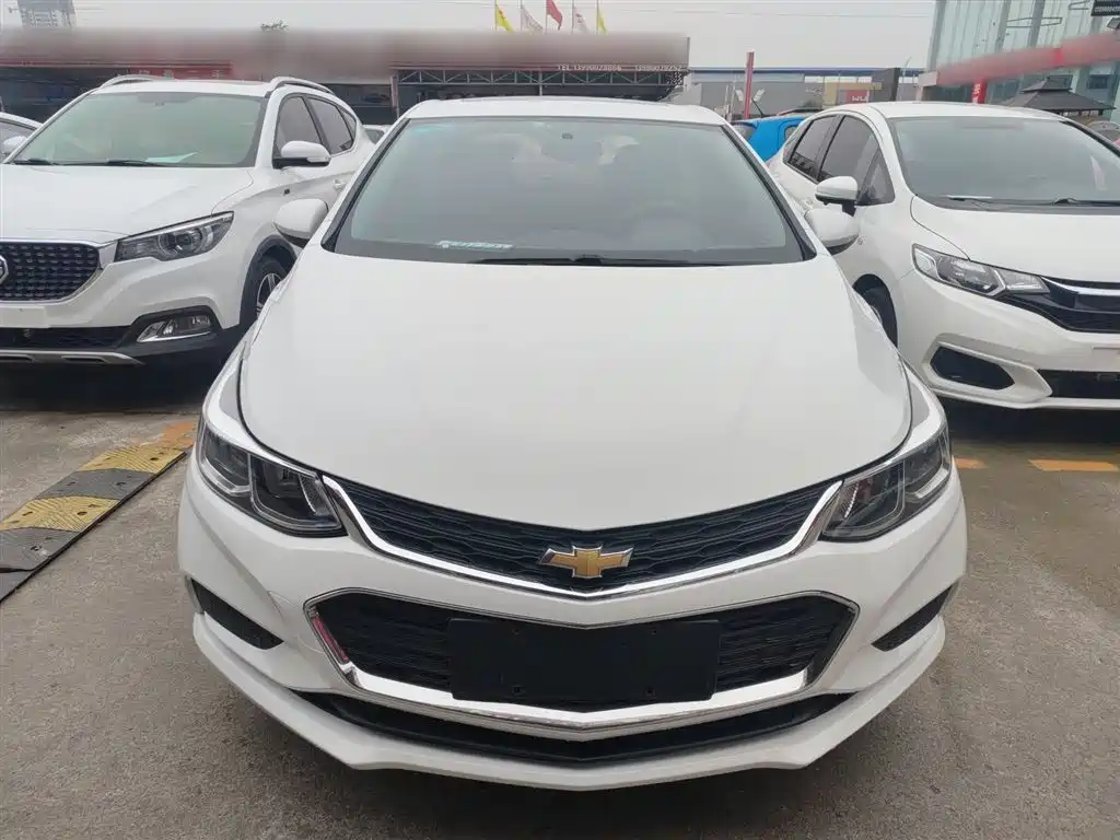 Chevrolet Cruze 2018 320 Automatic Pioneer Sunroof Edition фото 3