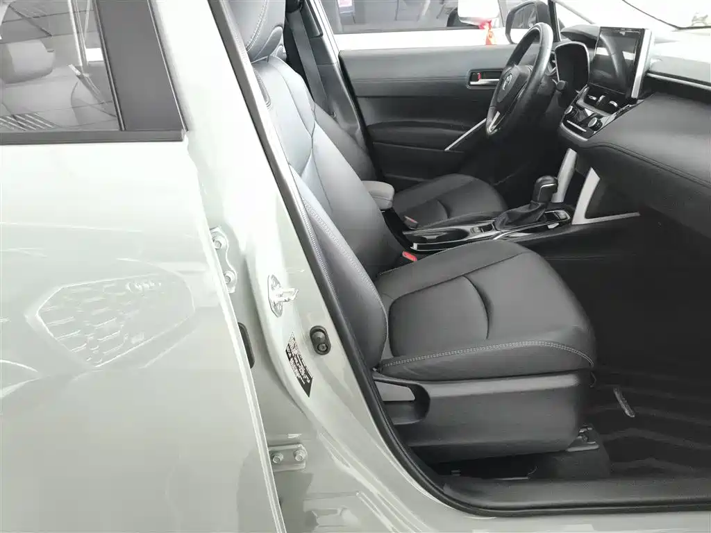 Toyota Corolla Cross 2022 2.0L Flagship Edition фото 16