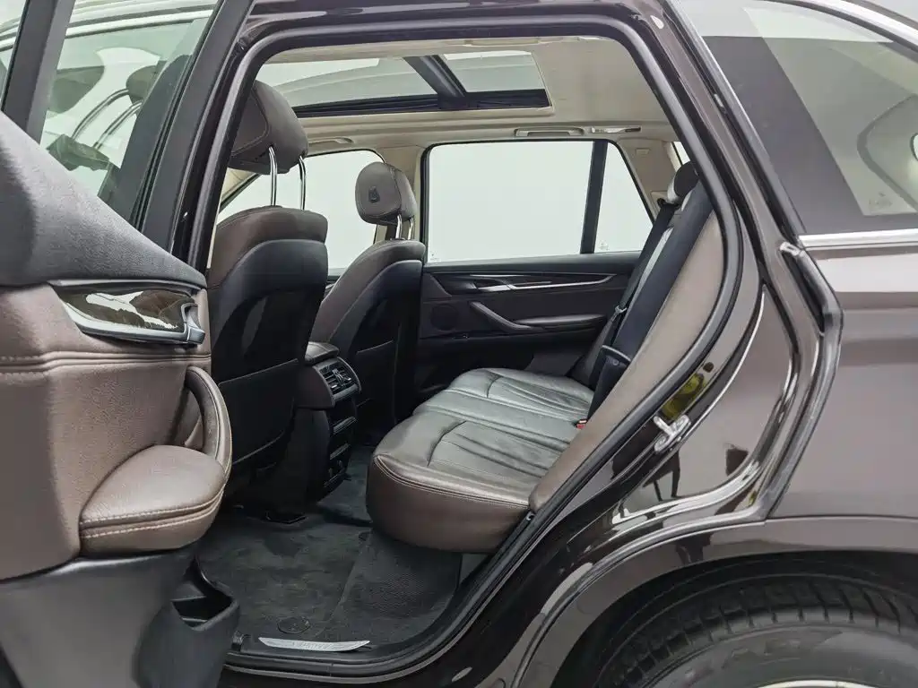 Photo 15 - BMW X5 (Import)