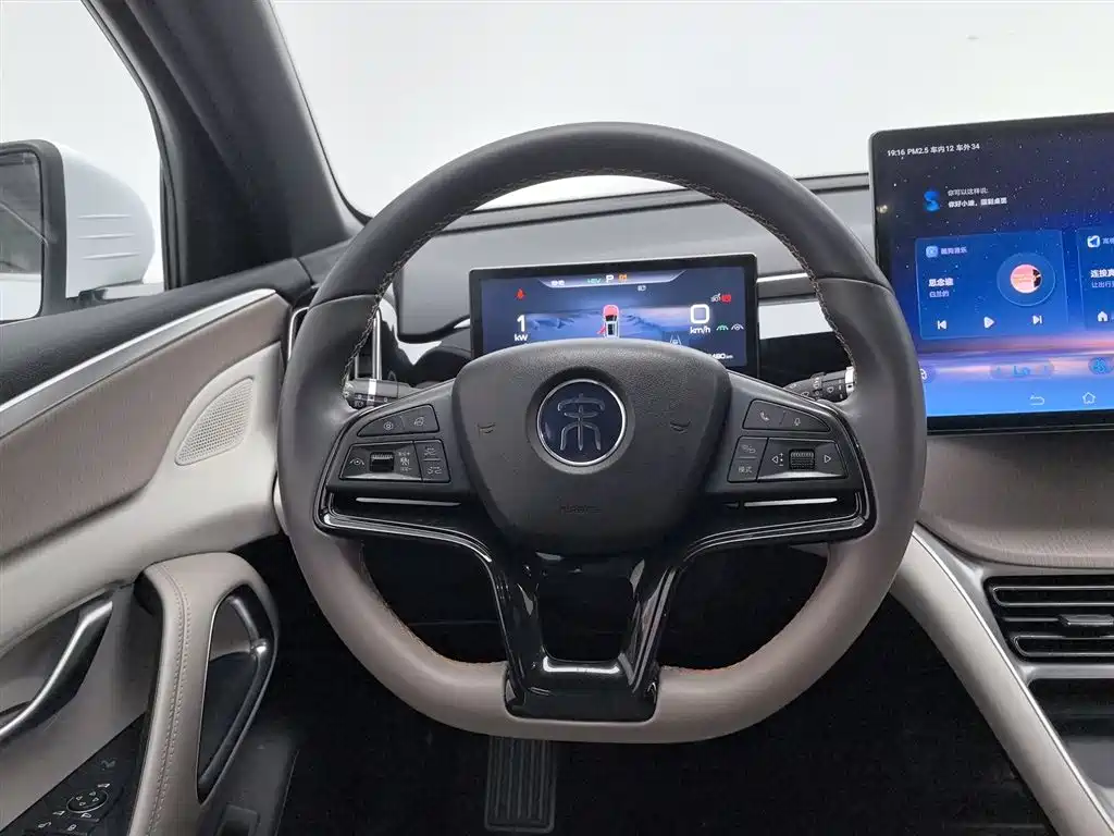 BYD Song Pro New Energy 2024 Glory Edition DM-i 110KM Excellence фото 11