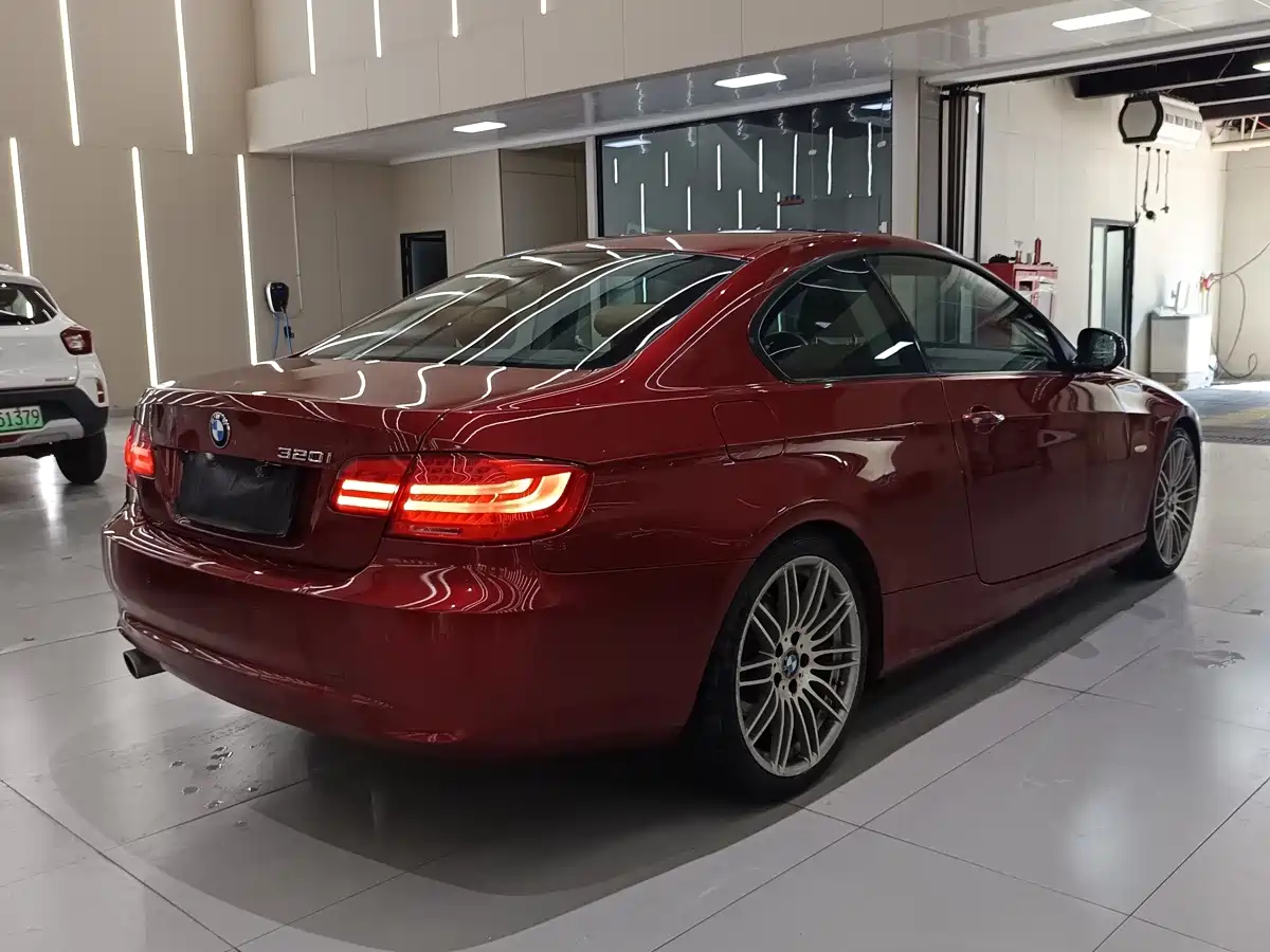 صورة 9 - BMW 3 Series (Import)