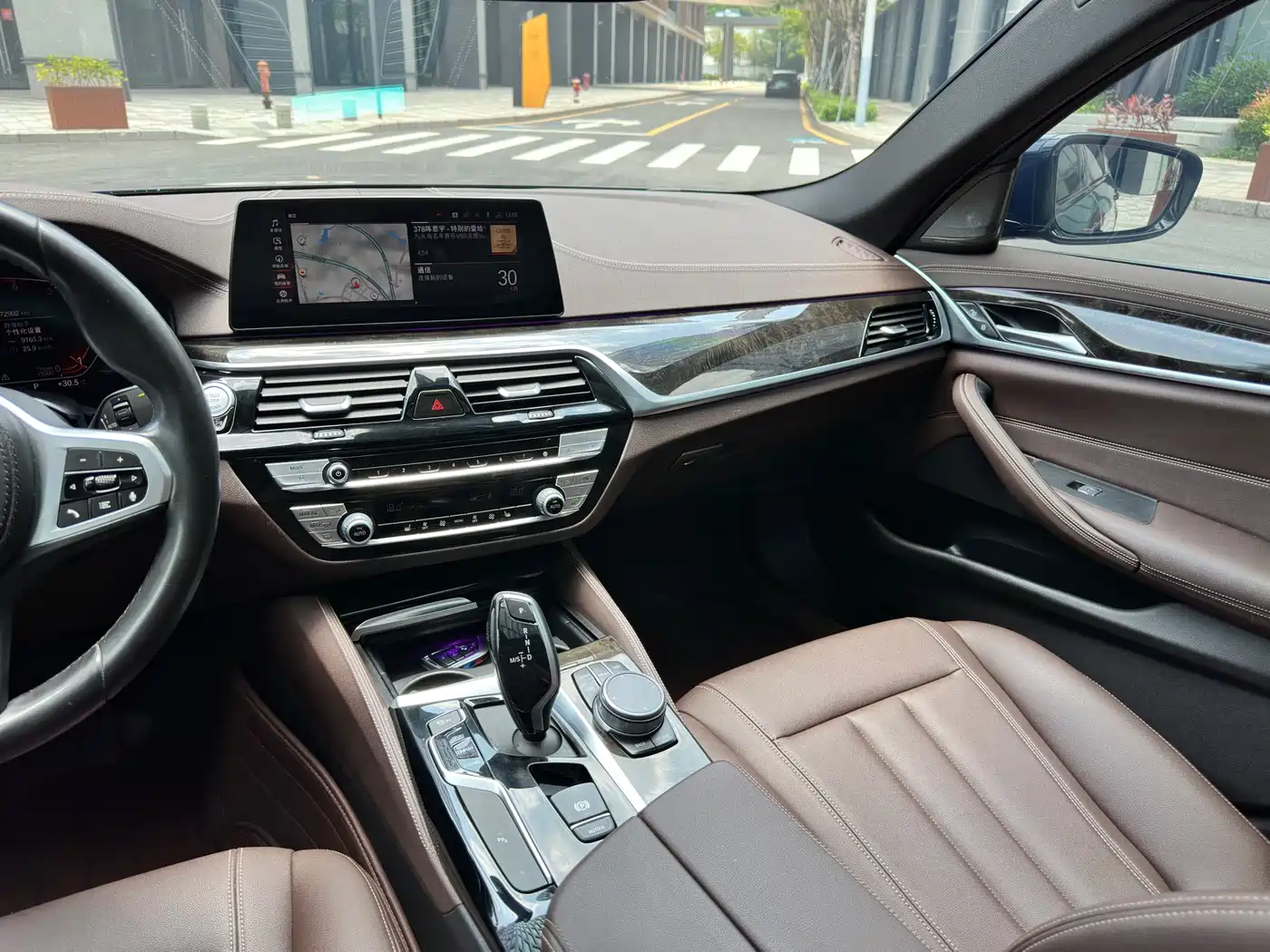BMW 5 Series 2020 525Li M Sport Package фото 15