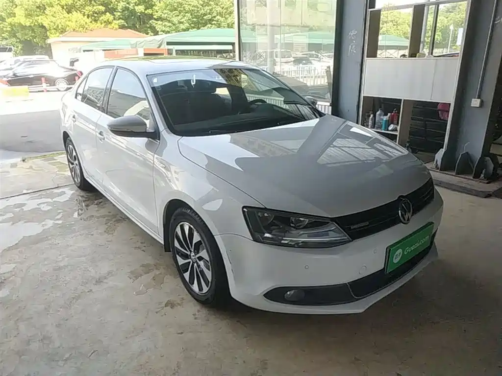 Volkswagen Sagitar 2014 Facelift 1.4TSI BlueMotion фото 4