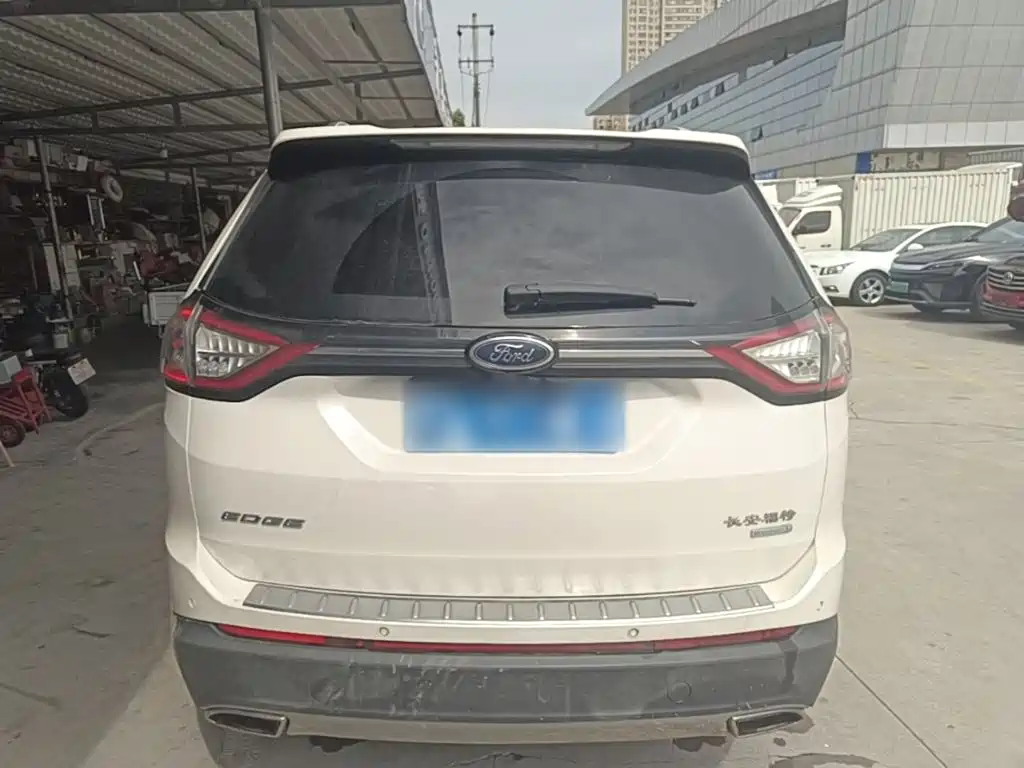 Фото 6 - Ford Edge