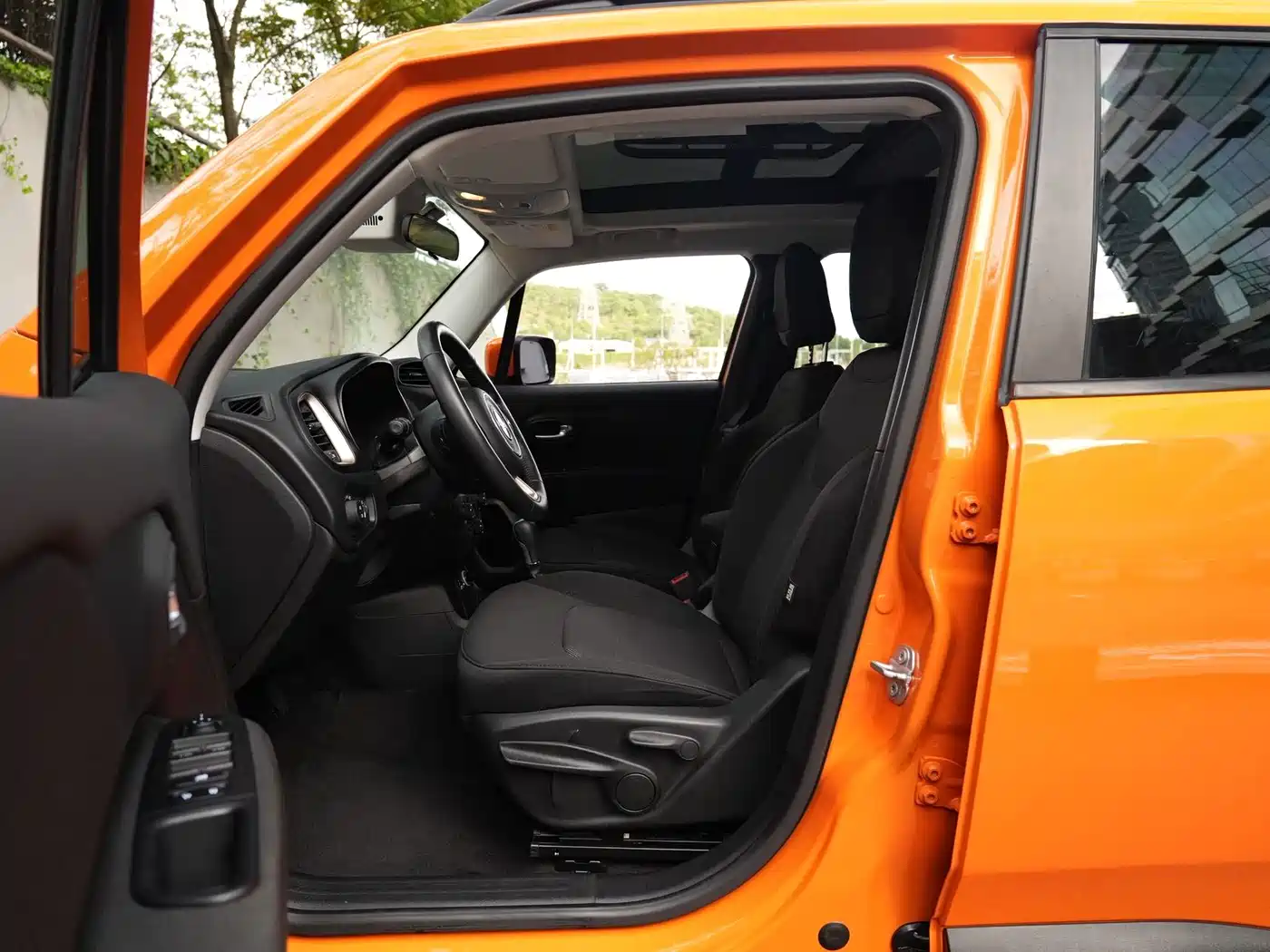 Jeep Renegade 2019 2018 Connected Large Screen Edition 180T Automatic Power