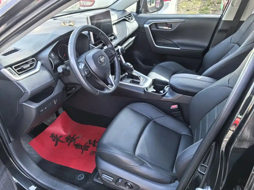 Toyota Wildlander 2022 2.0L CVT FWD Luxury Edition фото 4